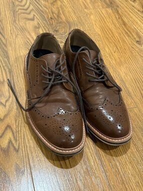 Steve Madden Brown Wingtip Brogues - Classic Leather Dress Shoes